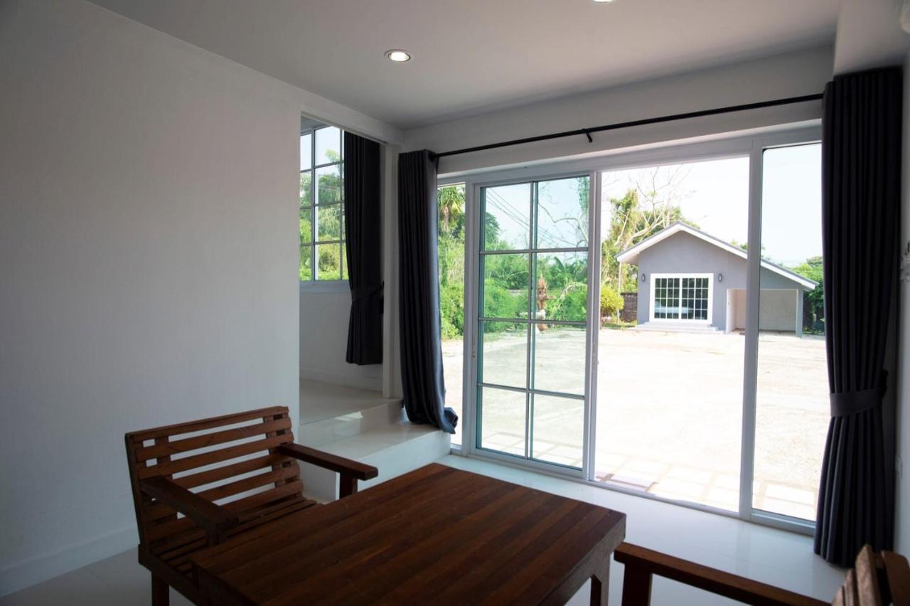 Hotel Bhive Nakhon Phanom Exterior foto